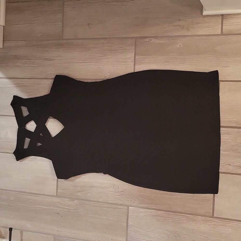 Juniors black bodycon dress